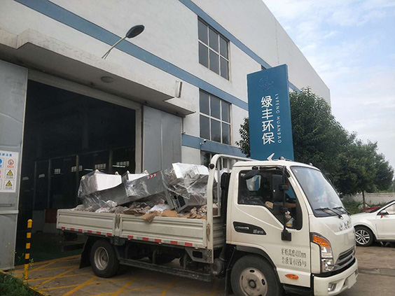發貨通知：上海客戶訂購污水處理設備機械格柵已發貨
