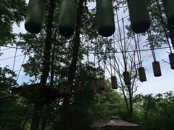 祝賀云屏三峽風(fēng)景名勝區(qū)滑索、滑草、叢林穿越調(diào)試完畢