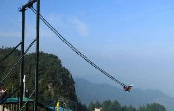 大型游樂設備廠家|懸崖秋千在維修時應注意什么？