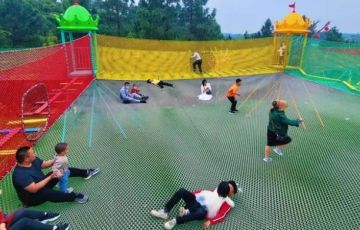 安裝一套叢林魔網(wǎng)游樂設(shè)備需要投資多少錢？