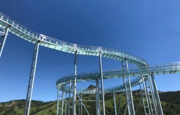 玻璃水滑道——2023年網紅景區必備的游樂設施